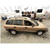 Image 13 : A12C --  2002 HYUNDAI SANTA FE GL GOLD 213088 KMS