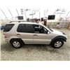 Image 12 : A12H --  2002 MERCEDES ML 320 SILVER 271,527 KMS