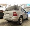 Image 14 : A12H --  2002 MERCEDES ML 320 SILVER 271,527 KMS