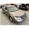 Image 10 : A12J --  2004 NISSAN ALTIMA S BROWN 227,171 KMS
