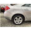 Image 31 : A12E --  2008 PONTIAC G6 SILVER 60534 KMS