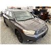 Image 10 : A12G --  2009 TOYOTA HIGHLANDER LIMITED GREY 364,400 KMS