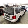 Image 16 : A2 --  1998 LINCOLN NAVIGATOR WHITE 358956 KMS