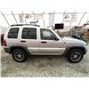 Image 11 : A8 --  2003 JEEP LIBERTY SILVER 275988 KMS