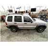 Image 12 : A8 --  2003 JEEP LIBERTY SILVER 275988 KMS