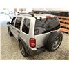 Image 22 : A8 --  2003 JEEP LIBERTY SILVER 275988 KMS
