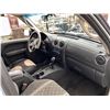 Image 37 : A8 --  2003 JEEP LIBERTY SILVER 275988 KMS