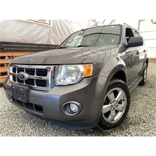A6 --  2010 FORD ESCAPE XLT GREY 204863 KMS