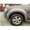 Image 27 : A6 --  2010 FORD ESCAPE XLT GREY 204863 KMS