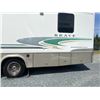 Image 12 : 0J --  2002 WINNEBAGO BRAVE 33FT WHITE 75542 KMS