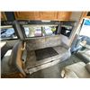 Image 23 : 0J --  2002 WINNEBAGO BRAVE 33FT WHITE 75542 KMS