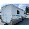 Image 4 : 0J --  2002 WINNEBAGO BRAVE 33FT WHITE 75542 KMS