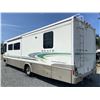 Image 6 : 0J --  2002 WINNEBAGO BRAVE 33FT WHITE 75542 KMS