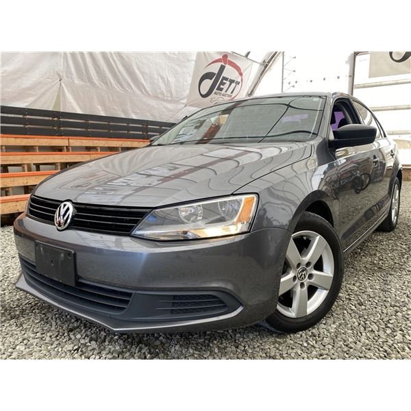 A12U --  2013 VOLKSWAGEN JETTA GREY 298468 KMS