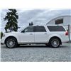 Image 23 : C6B --  2015 LINCOLN NAVIGATOR L WHITE 140275 KMS
