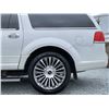 Image 28 : C6B --  2015 LINCOLN NAVIGATOR L WHITE 140275 KMS