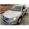 Image 4 : C6I --  2010 VOLKSWAGEN TIGUAN SILVER 141344 KMS