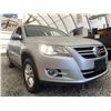 Image 8 : C6I --  2010 VOLKSWAGEN TIGUAN SILVER 141344 KMS