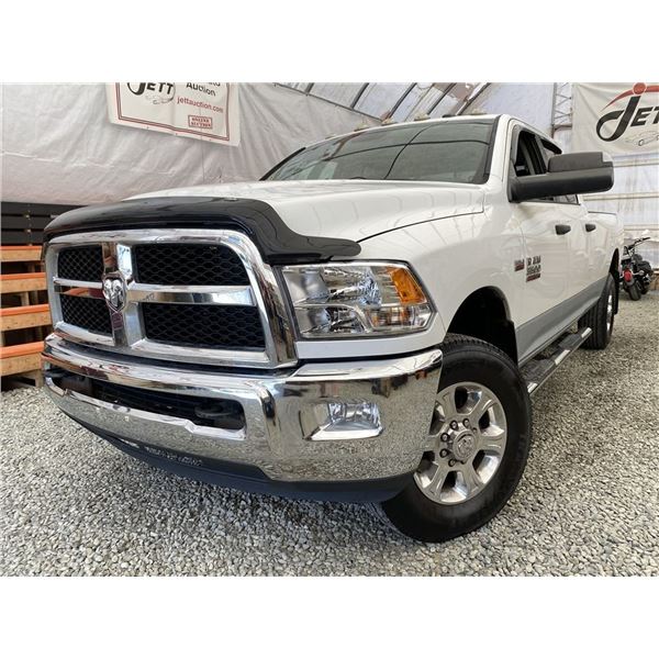 F5 --  2015 DODGE RAM 3500 WHITE 256892 KMS