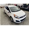 Image 10 : C4 --  2014 KIA RIO GDI WHITE 97911 KMS