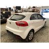 Image 15 : C4 --  2014 KIA RIO GDI WHITE 97911 KMS