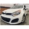 Image 1 : C4 --  2014 KIA RIO GDI WHITE 97911 KMS