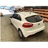 Image 22 : C4 --  2014 KIA RIO GDI WHITE 97911 KMS
