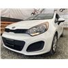 Image 2 : C4 --  2014 KIA RIO GDI WHITE 97911 KMS