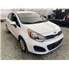 Image 9 : C4 --  2014 KIA RIO GDI WHITE 97911 KMS