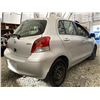 Image 14 : A12Y --  2010 TOYOTA YARIS SILVER 263604 KMS