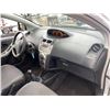 Image 37 : A12Y --  2010 TOYOTA YARIS SILVER 263604 KMS
