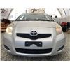 Image 5 : A12Y --  2010 TOYOTA YARIS SILVER 263604 KMS