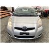 Image 6 : A12Y --  2010 TOYOTA YARIS SILVER 263604 KMS