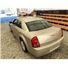 Image 21 : A12F --  2006 CHRYSLER 300 GOLD 212387 KMS