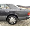 Image 25 : A12G --  1991 MERCEDES 300 GREY 218316 KMS