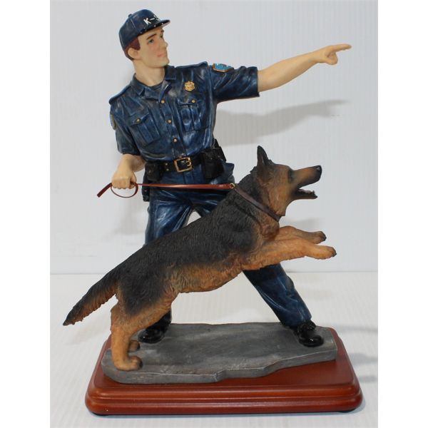 C 2000 BLUE HATS OF BRAVERY "HOT ON THE TRAIL" FIGURINE