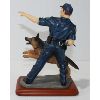 Image 3 : C 2000 BLUE HATS OF BRAVERY "HOT ON THE TRAIL" FIGURINE