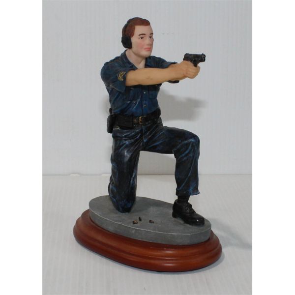 C 1999 BLUE HATS OF BRAVERY "FIRING RANGE DRILL" FIGURINE