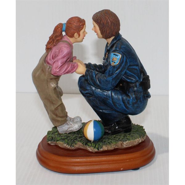 C 2000 BLUE HATS OF BRAVERY "BIG SISTER" FIGURINE