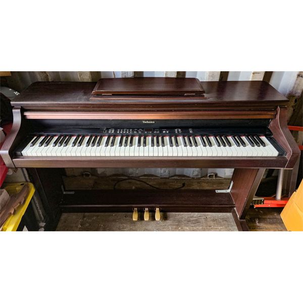 TECHNICS DIGITAL PIANO MODEL SX-PX208M