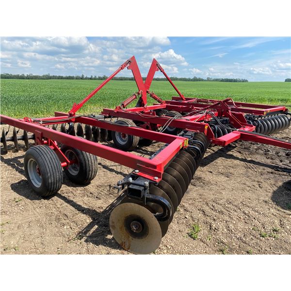 Case 496 DH 24 ft Disc. 20.5-21 inch smooth blades, SN. JAG015716, Shedded