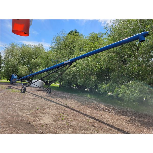 Brandt 1060 Mechanical swing auger, 540 PTO, well used. It will still do the Job