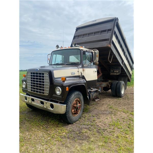 1983 Ford 8000, Single axle Truck, showing 251,193 km, Cat Diesel, Auto c/w Nordic hoist & approx. 1