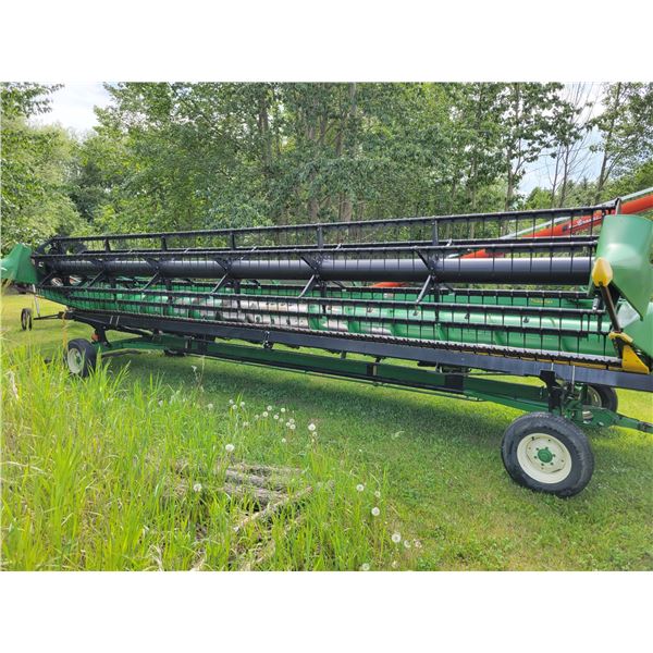 JD 630F Hydraflex 30 ft Straight Cut Header, SN. IH00630FCD0755451 c/w Horst transport, SN. 15103946
