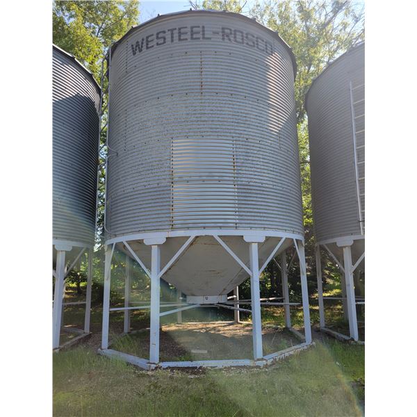 Westeel 5-Ring 1900 Bu Hopper Bin, 14 ft dia., Ladder, opener, single skid. To be Moved by Nov. 30th
