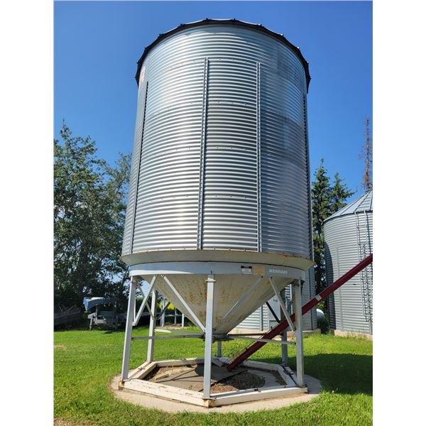 Twister 5- Ring wet bin Hopper 2250 Bu, Double skid. To be Moved by Nov. 30th