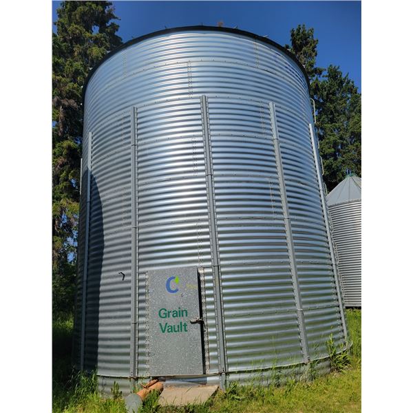 Caradon 8-Ring, 7350 bushels c/w bin sweep & ladder, bolted to twister concrete  form. To be Moved b