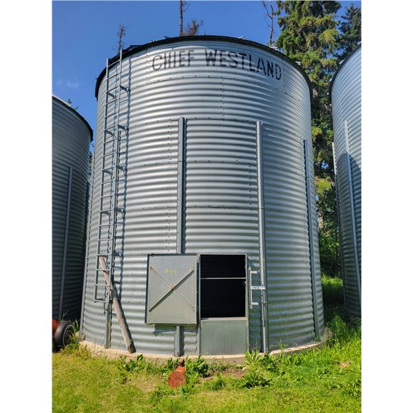 Chief Westland 7-Ring, 4800 Bu on Cement c/w bin sweep. To be Moved by Nov. 30th