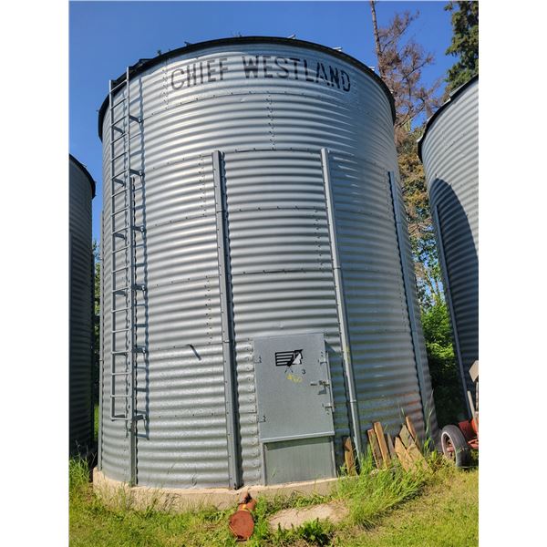 Chief Westland 7-Ring, 4800 Bu on Cement. To be Moved by Nov. 30th