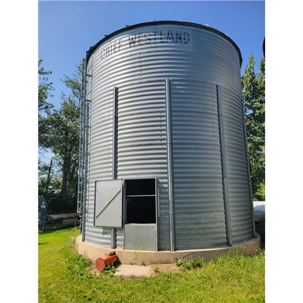 Chief Westland 7-Ring, 4800 Bu on Cement. To be Moved by Nov. 30th